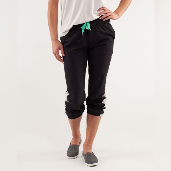 BNWOT Lululemon Work It Out Track Pant
Black / Dune / Fresh Teal. 
Size 8. - Picture 2 of 9